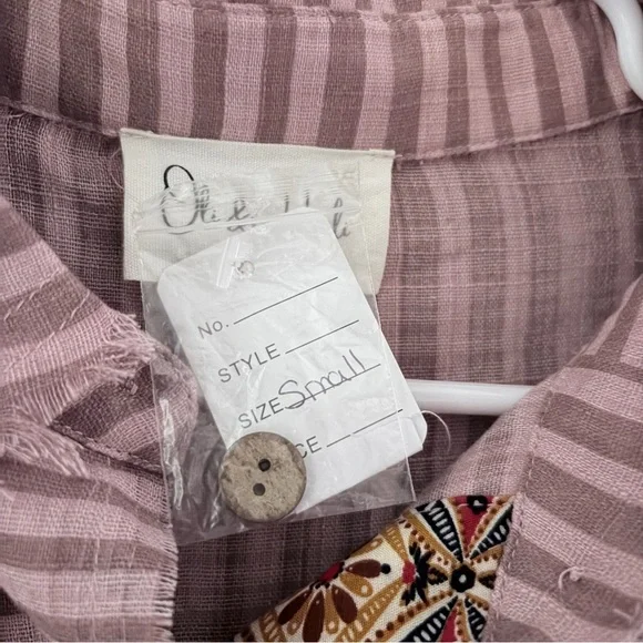 Oli & Hali Shirt - Picture 2 of 7